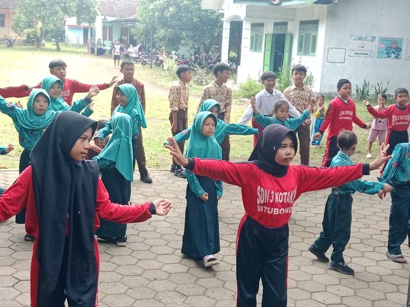 KEGIATAN KAMIS MENYINARI